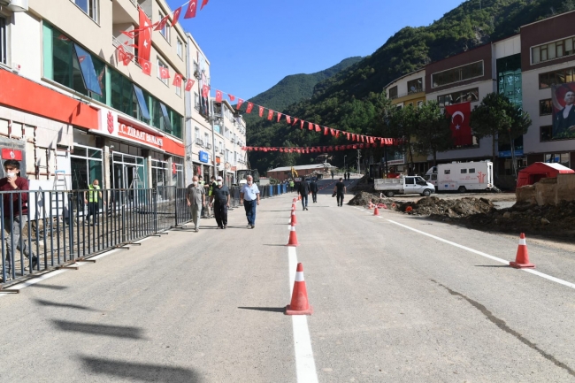 Bakan Karaismailoğlu Giresun'daki çalışmaları yakından takip ediyor